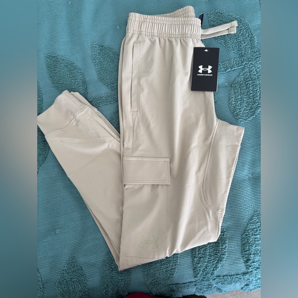 Under Armour Tan Cargo Joggers